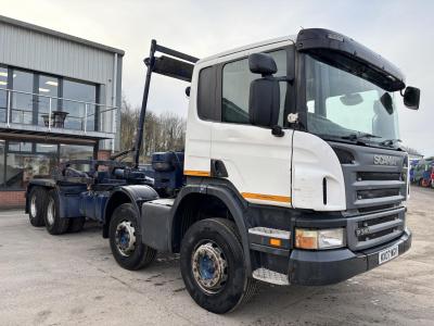 Scania P340 8x4 Hookloader