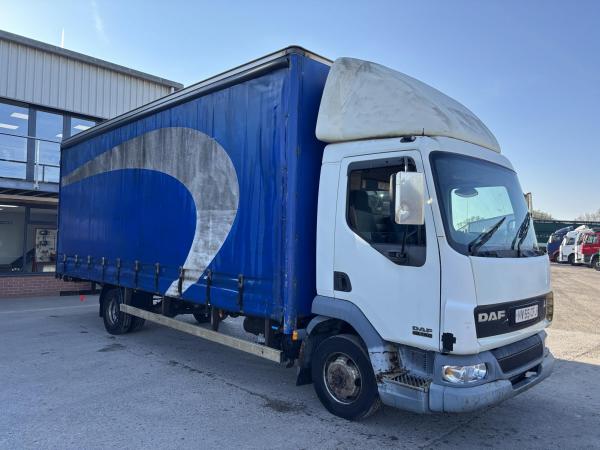 DAF LF45.150 4x2 Curtainsider