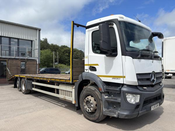 Mercedes Antos 2530 6x2 Beavertail